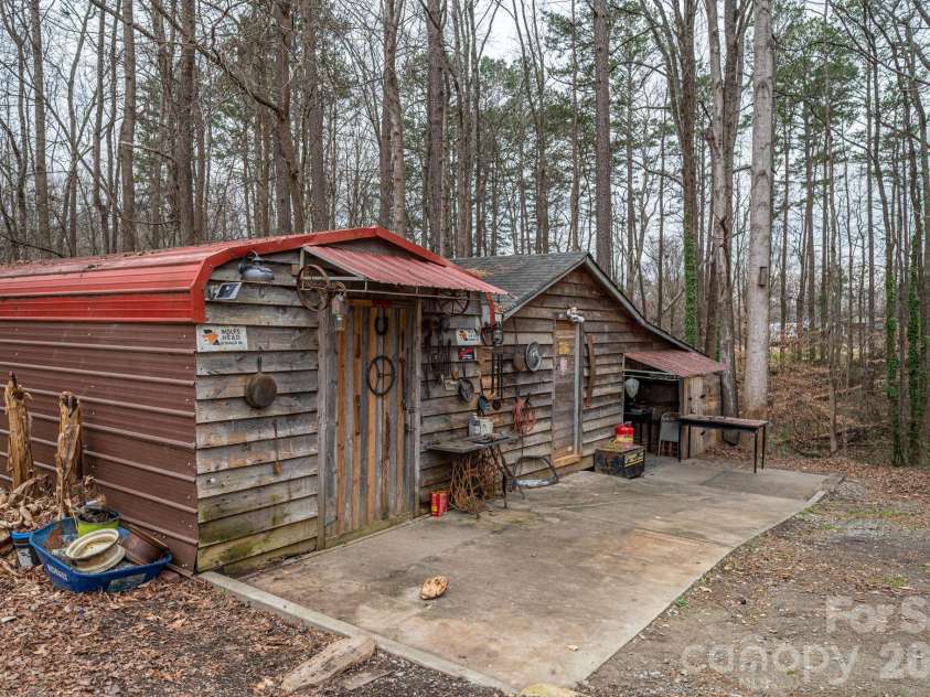 2033 Puetts Chapel Road, Bessemer City, NC 28016.  MLS# CAR4340822, YatesRealty ID 3691. 