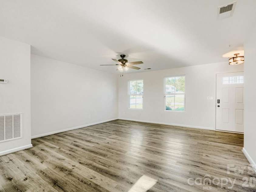 2394 Everton Circle, Concord, NC 28025.  MLS# CAR4404289, YatesRealty ID 36910. 