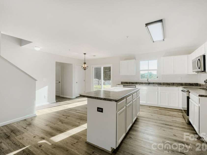 2394 Everton Circle, Concord, NC 28025.  MLS# CAR4404289, YatesRealty ID 36910. 