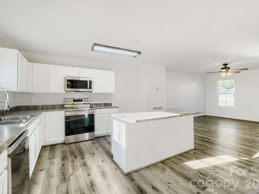 2394 Everton Circle, Concord, NC 28025.  MLS# CAR4404289, YatesRealty ID 36910. 