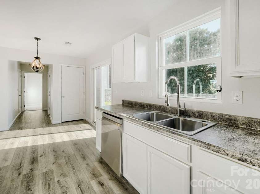 2394 Everton Circle, Concord, NC 28025.  MLS# CAR4404289, YatesRealty ID 36910. 