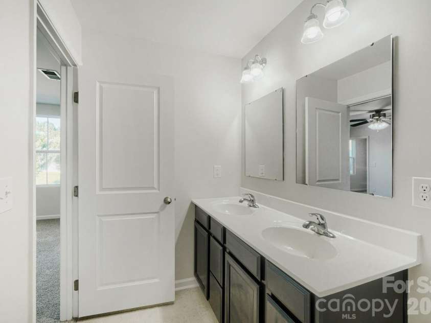 2394 Everton Circle, Concord, NC 28025.  MLS# CAR4404289, YatesRealty ID 36910. 