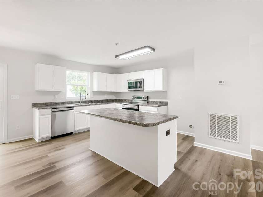 2394 Everton Circle, Concord, NC 28025.  MLS# CAR4404289, YatesRealty ID 36910. 