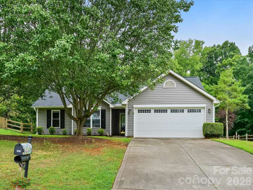 2316 Ivy Run Drive, Indian Trail, NC 28079.  MLS# CAR4403970, YatesRealty ID 36911. 