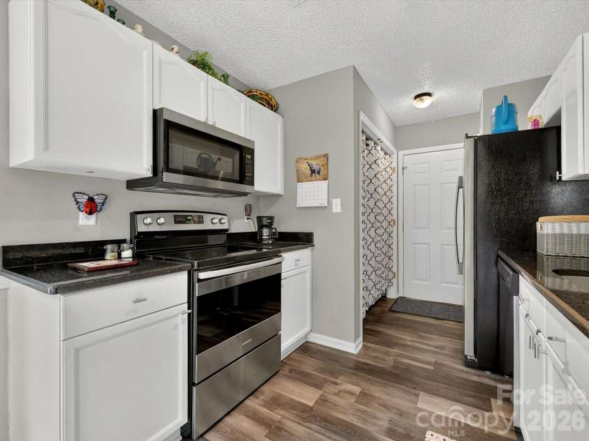 2316 Ivy Run Drive, Indian Trail, NC 28079.  MLS# CAR4403970, YatesRealty ID 36911. 