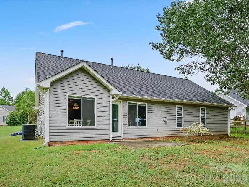 2316 Ivy Run Drive, Indian Trail, NC 28079.  MLS# CAR4403970, YatesRealty ID 36911. 