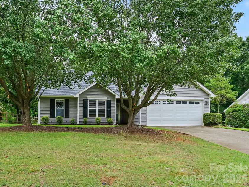 2316 Ivy Run Drive, Indian Trail, NC 28079.  MLS# CAR4403970, YatesRealty ID 36911. 