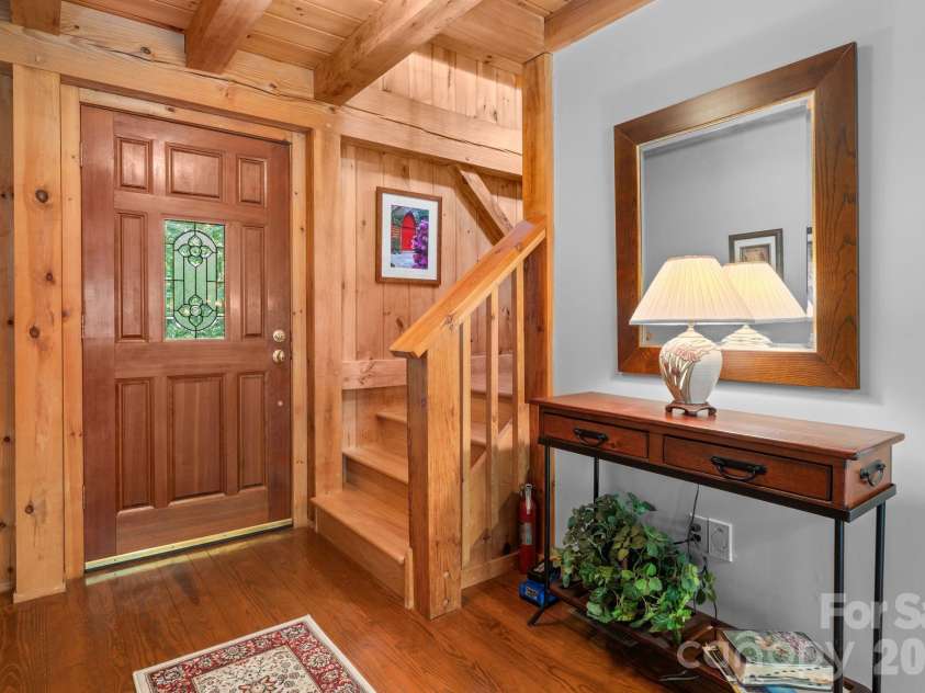 221 White Oak Trail, Banner Elk, NC 28604.  MLS# CAR4404410, YatesRealty ID 36912. 