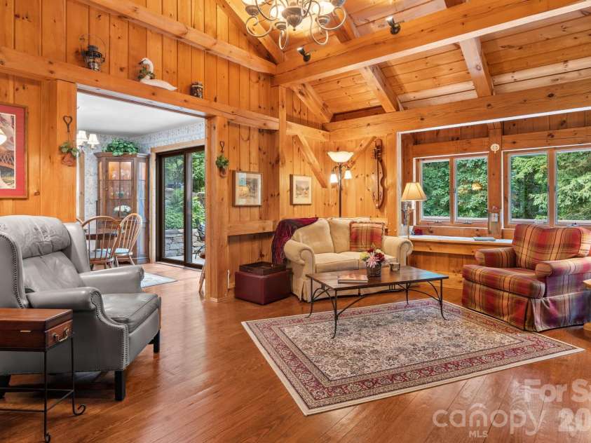 221 White Oak Trail, Banner Elk, NC 28604.  MLS# CAR4404410, YatesRealty ID 36912. 