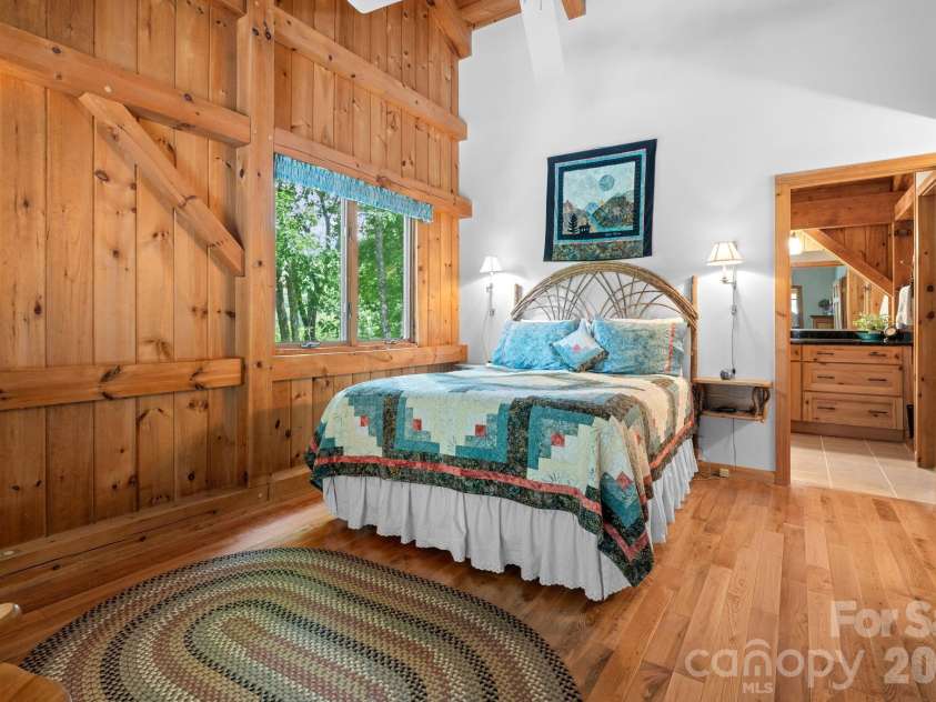 221 White Oak Trail, Banner Elk, NC 28604.  MLS# CAR4404410, YatesRealty ID 36912. 
