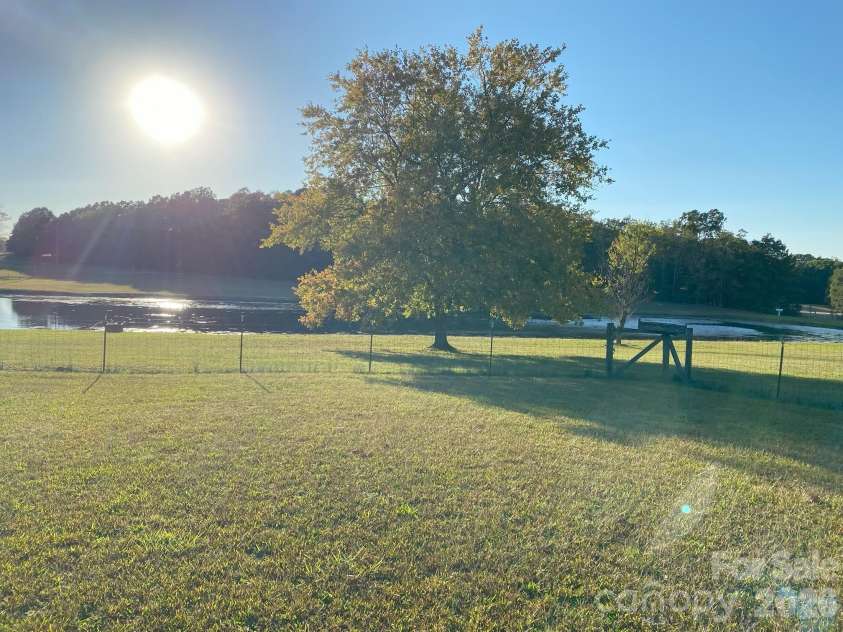 812 Forest Hills School Road, Marshville, NC 28103.  MLS# CAR4402470, YatesRealty ID 36913. 