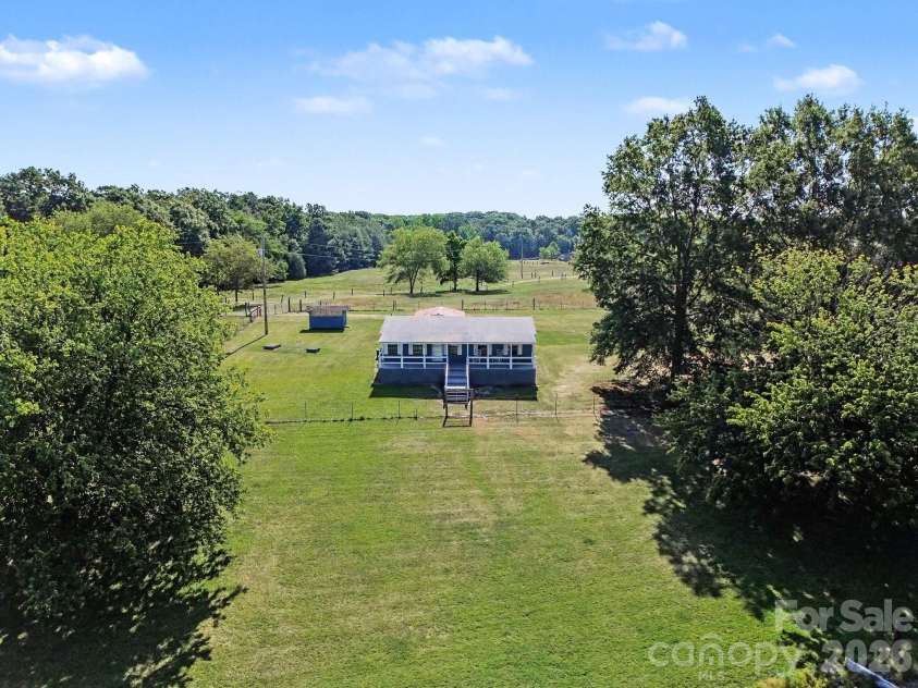812 Forest Hills School Road, Marshville, NC 28103.  MLS# CAR4402470, YatesRealty ID 36913. 