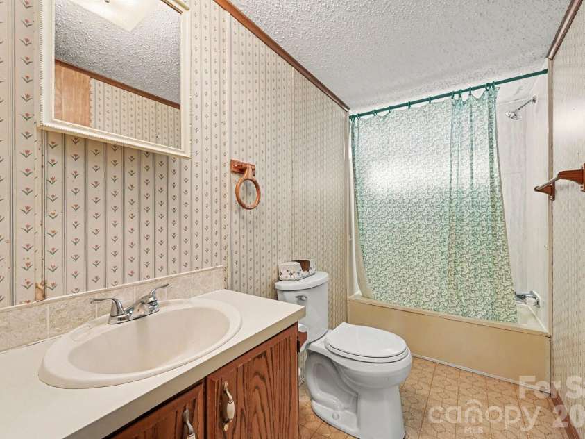 812 Forest Hills School Road, Marshville, NC 28103.  MLS# CAR4402470, YatesRealty ID 36913. 