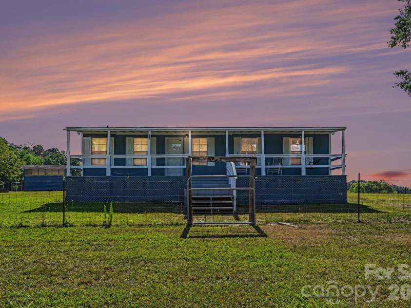 812 Forest Hills School Road, Marshville, NC 28103.  MLS# CAR4402470, YatesRealty ID 36913. 