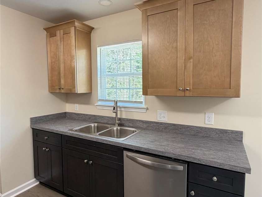 181 Bost Nursery Road, Maiden, NC 28650.  MLS# CAR4402707, YatesRealty ID 36914. Kitchen