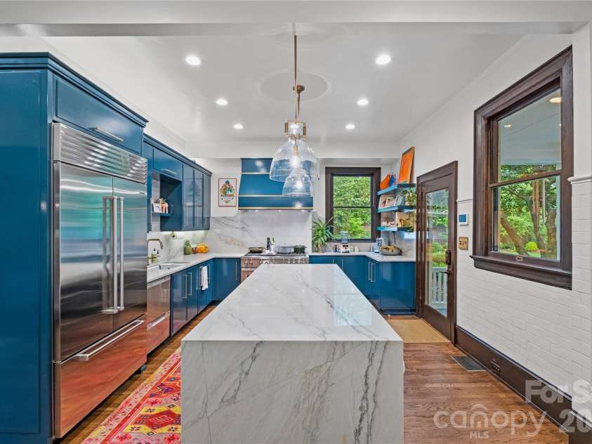 2100 The Plaza Road, Charlotte, NC 28205.  MLS# CAR4403226, YatesRealty ID 36916. Kitchen
