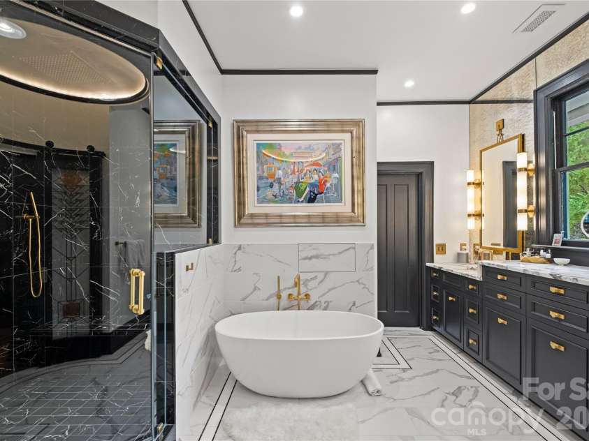 2100 The Plaza Road, Charlotte, NC 28205.  MLS# CAR4403226, YatesRealty ID 36916. Primary Bath