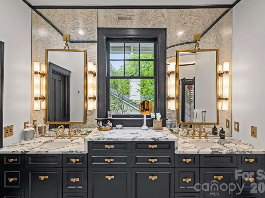 2100 The Plaza Road, Charlotte, NC 28205.  MLS# CAR4403226, YatesRealty ID 36916. Primary Bath