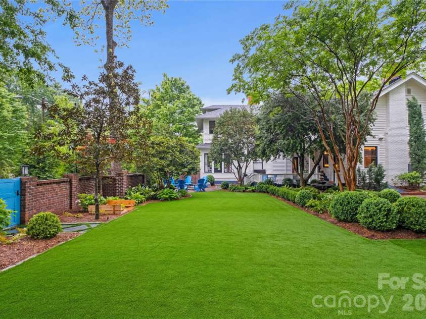 2100 The Plaza Road, Charlotte, NC 28205.  MLS# CAR4403226, YatesRealty ID 36916. Spacious rear yard