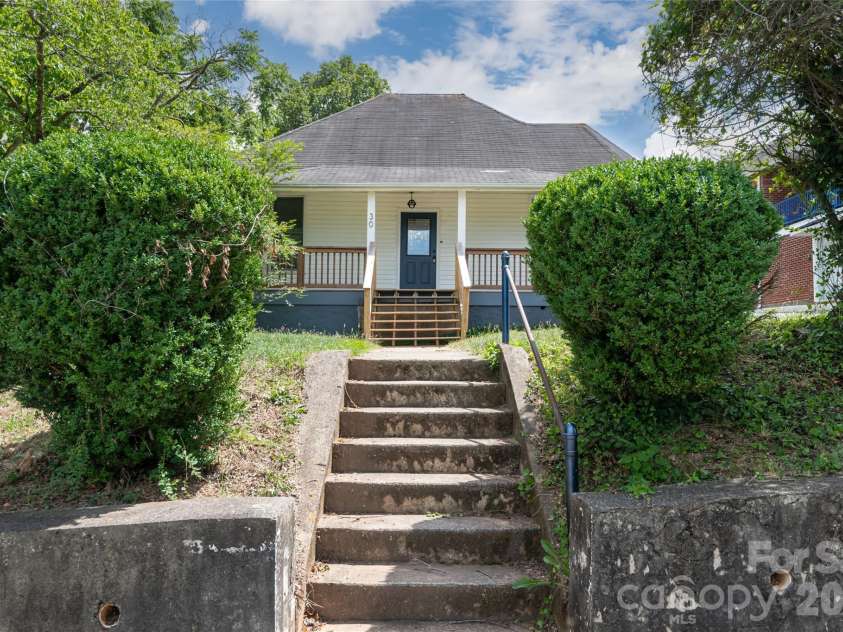 30 Bartlett Street, Asheville, NC 28801.  MLS# CAR4402676, YatesRealty ID 36917. 