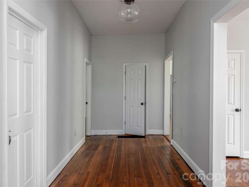 30 Bartlett Street, Asheville, NC 28801.  MLS# CAR4402676, YatesRealty ID 36917. 