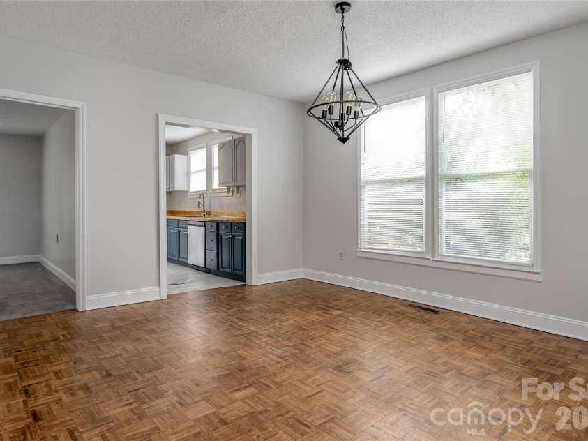 30 Bartlett Street, Asheville, NC 28801.  MLS# CAR4402676, YatesRealty ID 36917. 