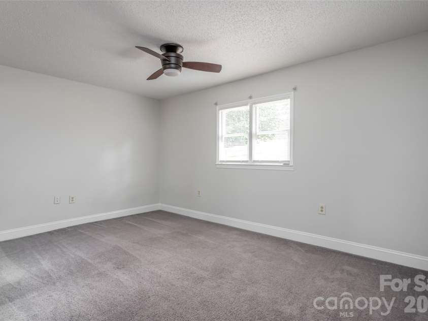 30 Bartlett Street, Asheville, NC 28801.  MLS# CAR4402676, YatesRealty ID 36917. 