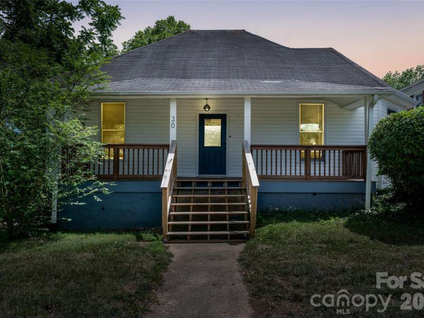 30 Bartlett Street, Asheville, NC 28801.  MLS# CAR4402676, YatesRealty ID 36917. 
