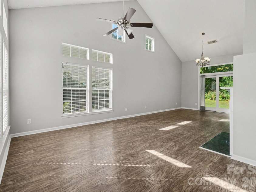 9532 Nettle Drive, Charlotte, NC 28216.  MLS# CAR4404101, YatesRealty ID 36918. 