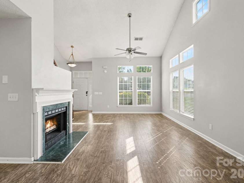 9532 Nettle Drive, Charlotte, NC 28216.  MLS# CAR4404101, YatesRealty ID 36918. 