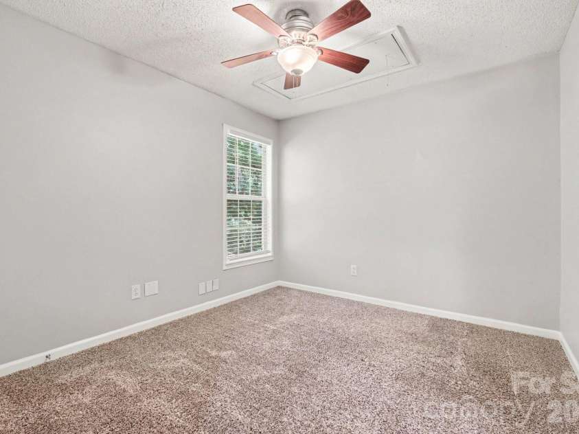 9532 Nettle Drive, Charlotte, NC 28216.  MLS# CAR4404101, YatesRealty ID 36918. 