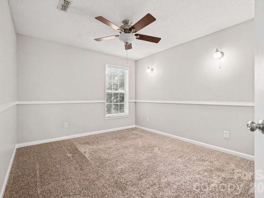 9532 Nettle Drive, Charlotte, NC 28216.  MLS# CAR4404101, YatesRealty ID 36918. 