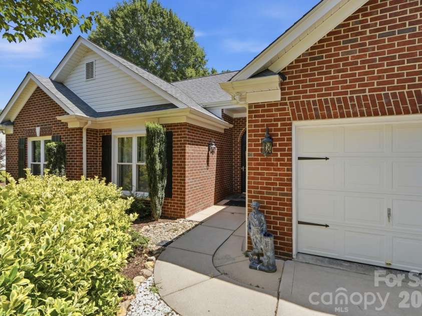 7254 Pine Ridge Drive, Denver, NC 28037.  MLS# CAR4404201, YatesRealty ID 36919. 