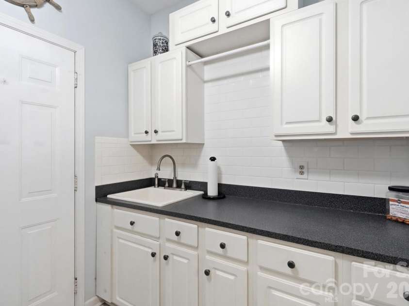 7254 Pine Ridge Drive, Denver, NC 28037.  MLS# CAR4404201, YatesRealty ID 36919. 