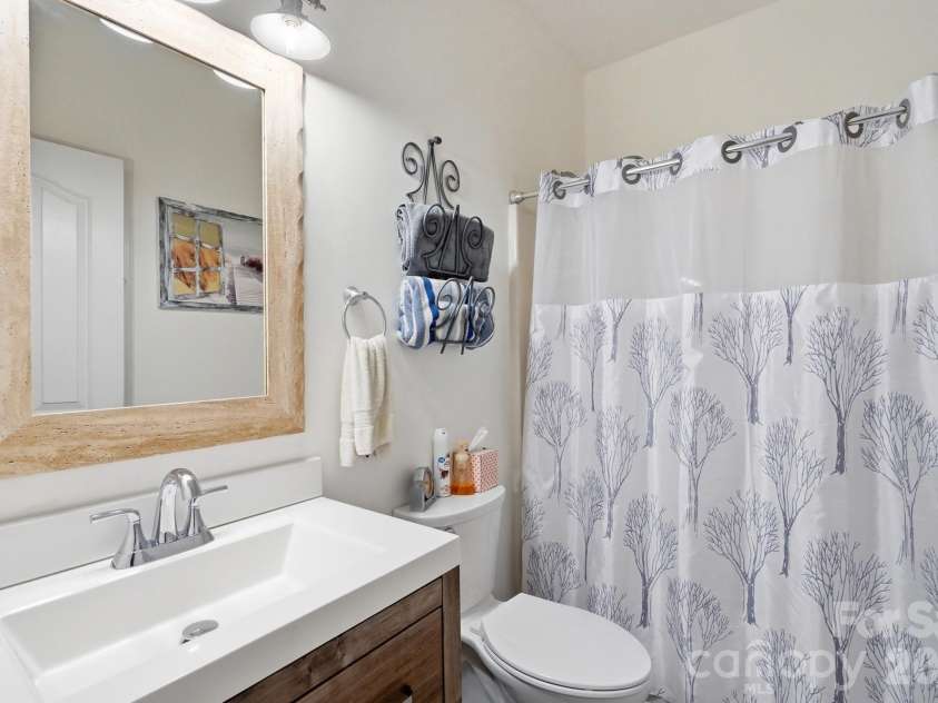 7254 Pine Ridge Drive, Denver, NC 28037.  MLS# CAR4404201, YatesRealty ID 36919. 