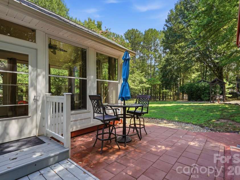 7254 Pine Ridge Drive, Denver, NC 28037.  MLS# CAR4404201, YatesRealty ID 36919. 