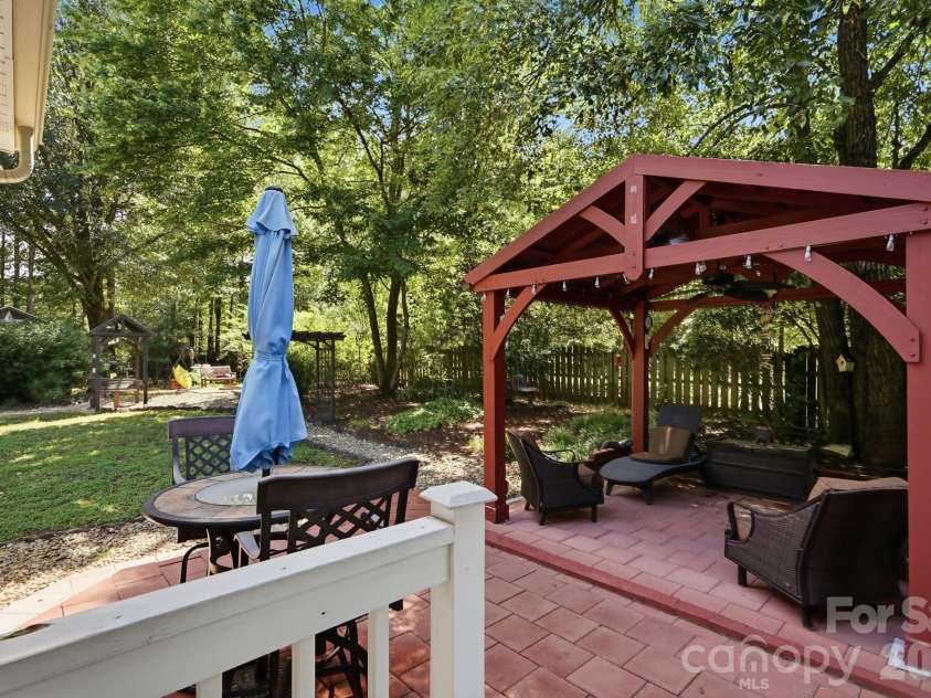 7254 Pine Ridge Drive, Denver, NC 28037.  MLS# CAR4404201, YatesRealty ID 36919. 