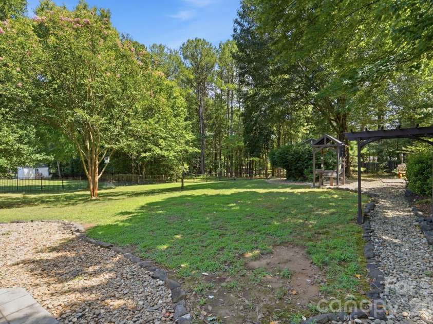 7254 Pine Ridge Drive, Denver, NC 28037.  MLS# CAR4404201, YatesRealty ID 36919. 