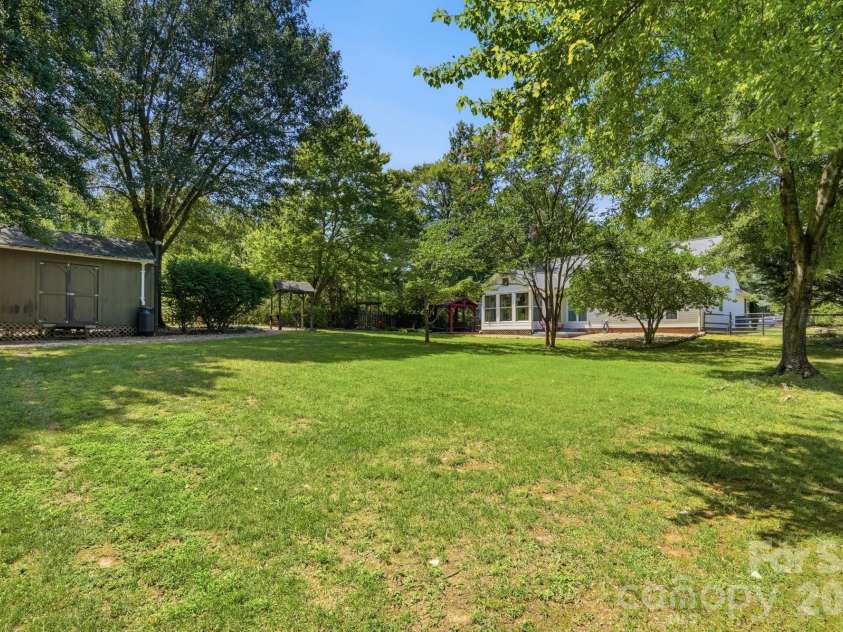 7254 Pine Ridge Drive, Denver, NC 28037.  MLS# CAR4404201, YatesRealty ID 36919. 