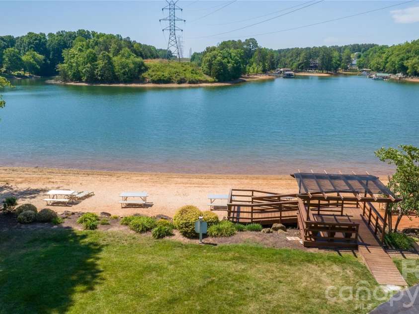 7254 Pine Ridge Drive, Denver, NC 28037.  MLS# CAR4404201, YatesRealty ID 36919. 