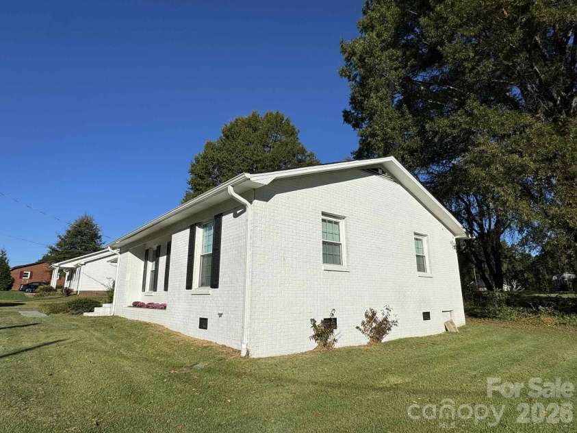 149 Vance Street, Dobson, NC 27017.  MLS# CAR4350768, YatesRealty ID 3692. 