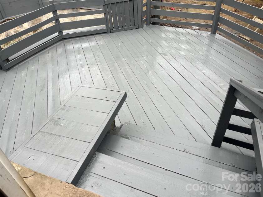 86 R And R Hyder Lane, Hendersonville, NC 28792.  MLS# CAR4343461, YatesRealty ID 3692. 