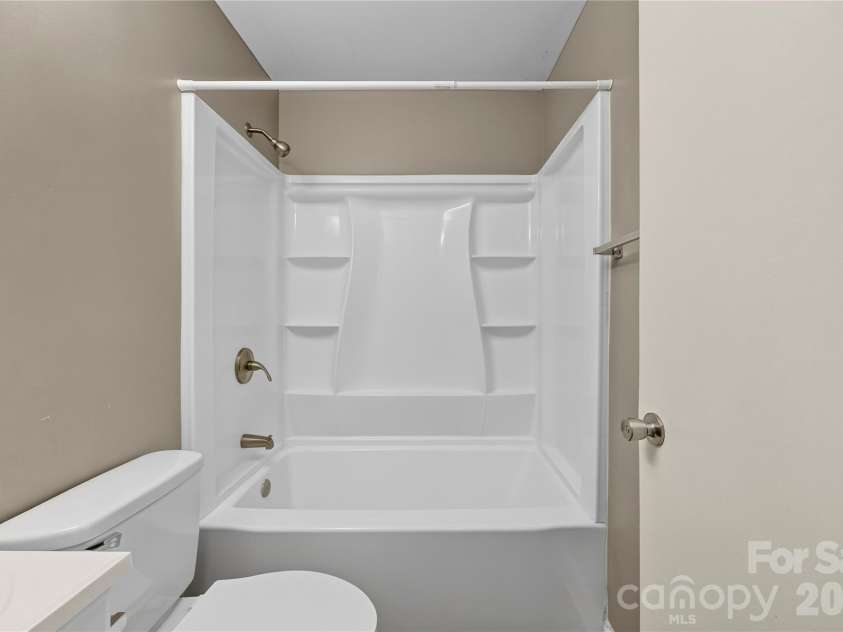 9408 Spruce Pine Place, Charlotte, NC 28210.  MLS# CAR4403457, YatesRealty ID 36921. 