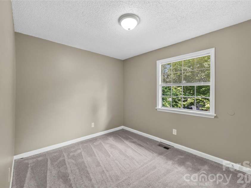 9408 Spruce Pine Place, Charlotte, NC 28210.  MLS# CAR4403457, YatesRealty ID 36921. 