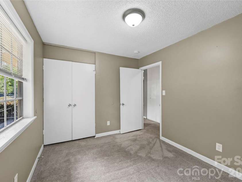 9408 Spruce Pine Place, Charlotte, NC 28210.  MLS# CAR4403457, YatesRealty ID 36921. 