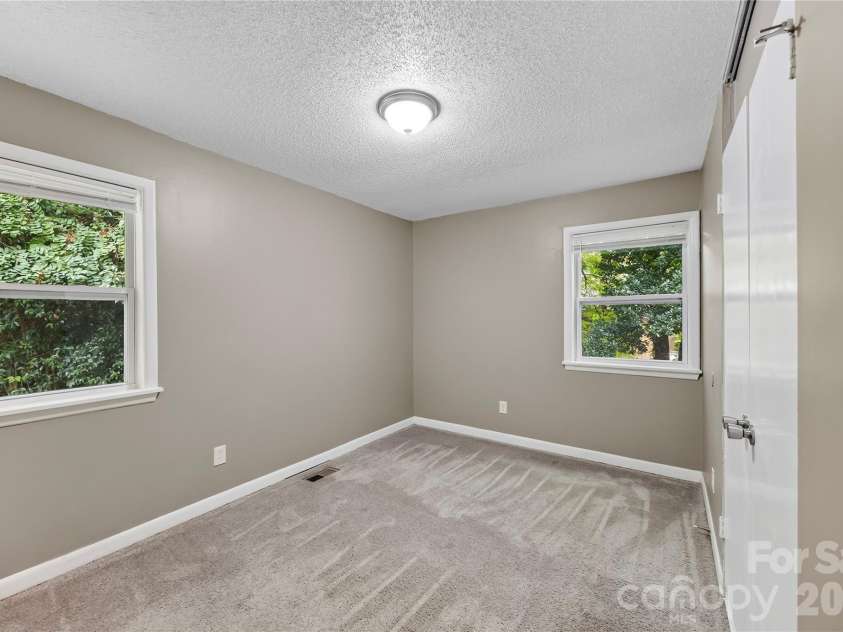 9408 Spruce Pine Place, Charlotte, NC 28210.  MLS# CAR4403457, YatesRealty ID 36921. 