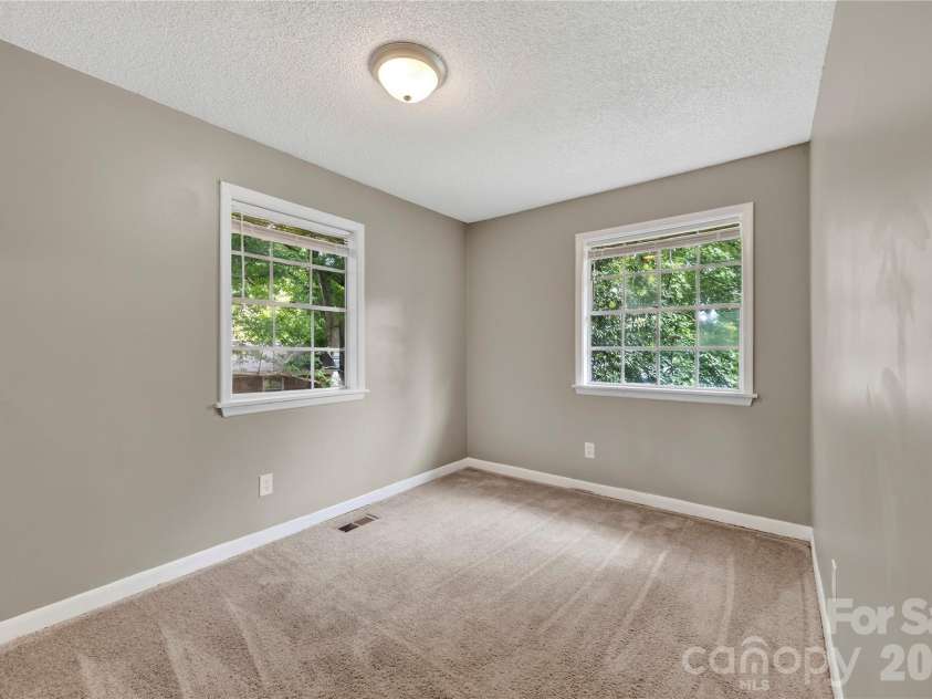 9408 Spruce Pine Place, Charlotte, NC 28210.  MLS# CAR4403457, YatesRealty ID 36921. 