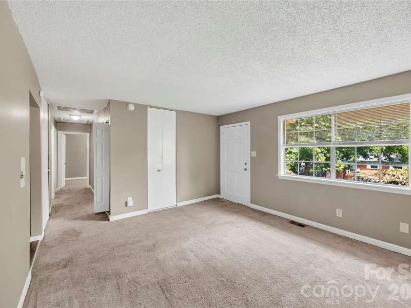 9408 Spruce Pine Place, Charlotte, NC 28210.  MLS# CAR4403457, YatesRealty ID 36921. 