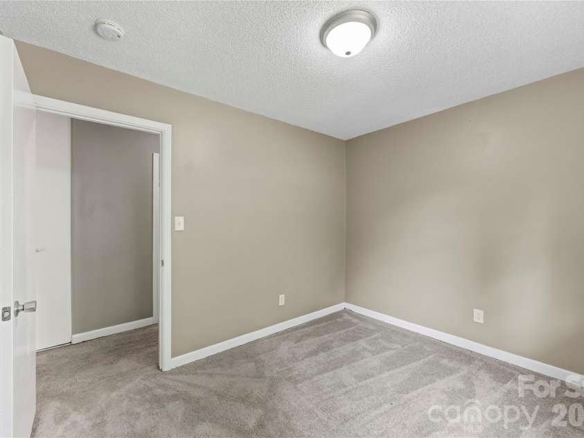 9408 Spruce Pine Place, Charlotte, NC 28210.  MLS# CAR4403457, YatesRealty ID 36921. 