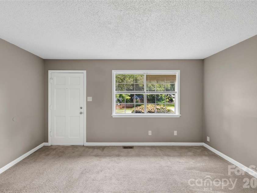 9408 Spruce Pine Place, Charlotte, NC 28210.  MLS# CAR4403457, YatesRealty ID 36921. 